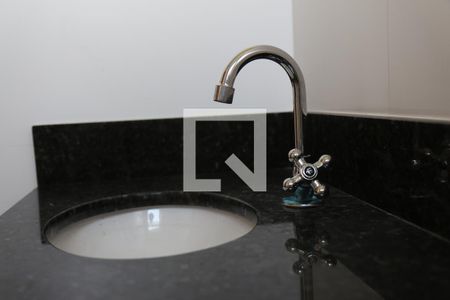 Casa à venda com 97m², 2 quartos e 4 vagasBanheiro da Suíte 2