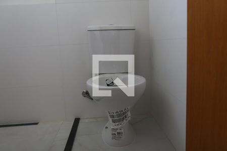 Casa à venda com 97m², 2 quartos e 4 vagasBanheiro da Suíte 2