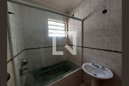 Casa à venda com 137m², 3 quartos e 2 vagas Casa à venda com 137m², 3 quartos e 2 vagasBanheiro 2