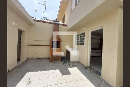 Casa à venda com 137m², 3 quartos e 2 vagas Casa à venda com 137m², 3 quartos e 2 vagasQuintal