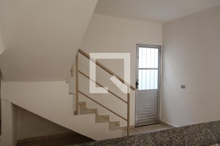 Sala de casa de condomínio para alugar com 2 quartos, 50m² em Vila Zelina, São Paulo