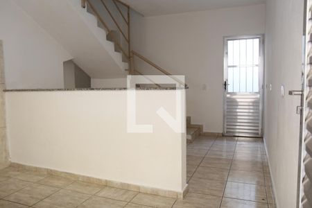 Sala de casa de condomínio para alugar com 2 quartos, 50m² em Vila Zelina, São Paulo