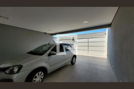 Casa à venda com 400m², 3 quartos e 2 vagas Casa à venda com 400m², 3 quartos e 2 vagasGaragem