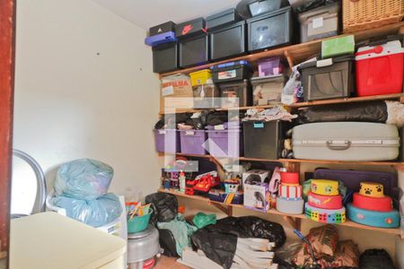 Casa à venda com 216m², 3 quartos e 2 vagas Casa à venda com 216m², 3 quartos e 2 vagasÁrea de Serviço
