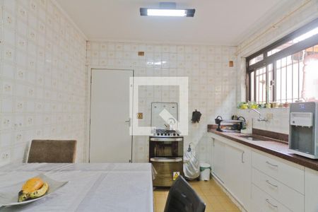 Casa à venda com 216m², 3 quartos e 2 vagas Casa à venda com 216m², 3 quartos e 2 vagasCozinha