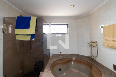 Apartamento à venda com 224m², 4 quartos e 4 vagasBanheiro da Suíte 1