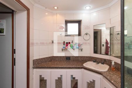 Apartamento à venda com 224m², 4 quartos e 4 vagasBanheiro da Suíte 3