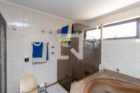 Apartamento à venda com 224m², 4 quartos e 4 vagasBanheiro da Suíte 1