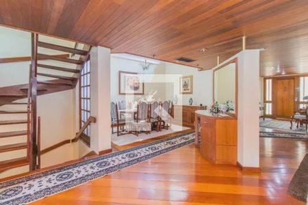 Casa à venda com 352m², 4 quartos e 4 vagas