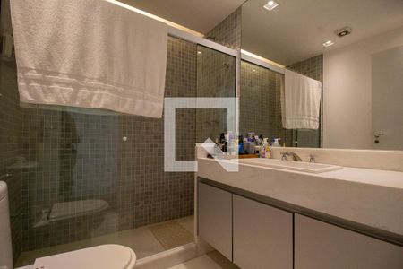 Casa à venda com 625m², 5 quartos e 2 vagas Casa à venda com 625m², 5 quartos e 2 vagasBanheiro da Suíte 3