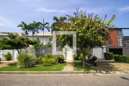 Casa à venda com 625m², 5 quartos e 2 vagas Casa à venda com 625m², 5 quartos e 2 vagasFachada da Casa