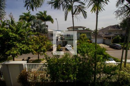 Casa à venda com 625m², 5 quartos e 2 vagas Casa à venda com 625m², 5 quartos e 2 vagasSacada da Suíte 3 e 4