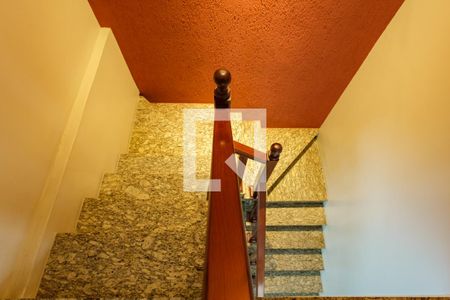 Casa à venda com 293m², 3 quartos e 5 vagasEscada