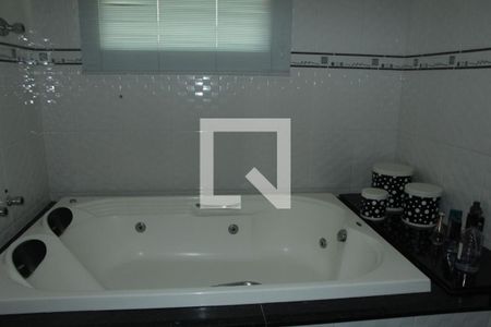 Casa à venda com 238m², 3 quartos e 3 vagasBanheiro Quarto 2