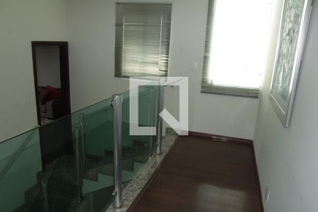 Casa à venda com 238m², 3 quartos e 3 vagasCorredor