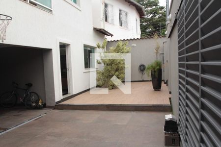Casa à venda com 238m², 3 quartos e 3 vagasGaragem