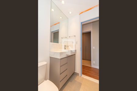 Apartamento à venda com 125m², 3 quartos e 2 vagas Apartamento à venda com 125m², 3 quartos e 2 vagasBanheiro da Suíte 1