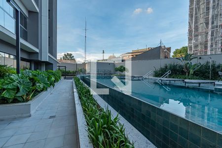 Apartamento à venda com 125m², 3 quartos e 2 vagas Apartamento à venda com 125m², 3 quartos e 2 vagasÁrea comum - Piscina