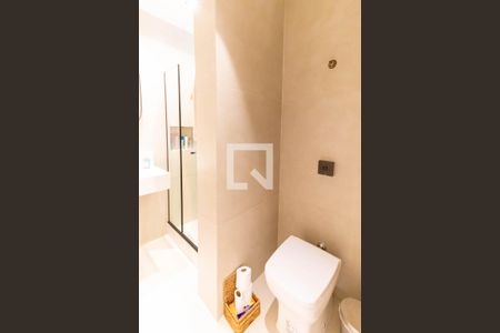 Apartamento à venda com 70m², 2 quartos e 1 vaga Apartamento à venda com 70m², 2 quartos e 1 vagaBanheiro