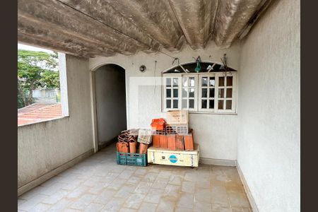 Casa à venda com 90m², 3 quartos e 2 vagas Casa à venda com 90m², 3 quartos e 2 vagasTerraço