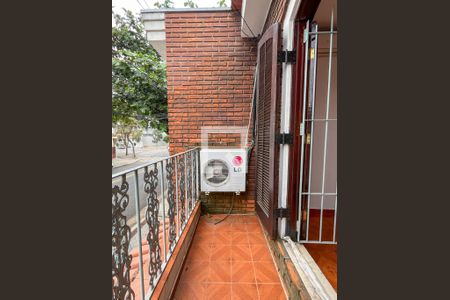 Casa à venda com 90m², 3 quartos e 2 vagas Casa à venda com 90m², 3 quartos e 2 vagasSacada do Quarto 2