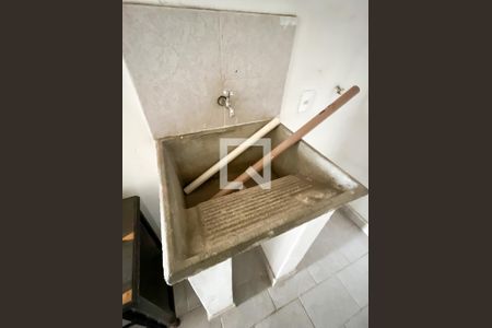 Casa à venda com 90m², 3 quartos e 2 vagas Casa à venda com 90m², 3 quartos e 2 vagasTerraço