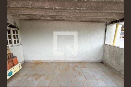 Casa à venda com 90m², 3 quartos e 2 vagas Casa à venda com 90m², 3 quartos e 2 vagasTerraço
