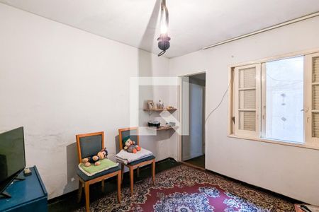 Casa à venda com 265m², 4 quartos e 4 vagas Casa à venda com 265m², 4 quartos e 4 vagasSala da edícula