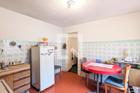 Casa à venda com 265m², 4 quartos e 4 vagas Casa à venda com 265m², 4 quartos e 4 vagasCozinha da edícula