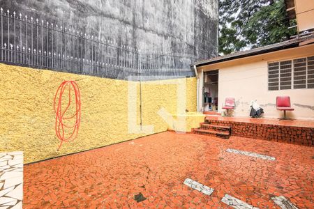 Casa à venda com 265m², 4 quartos e 4 vagas Casa à venda com 265m², 4 quartos e 4 vagasQuintal