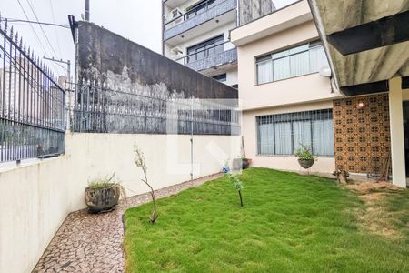 Casa à venda com 265m², 4 quartos e 4 vagas Casa à venda com 265m², 4 quartos e 4 vagasJardim