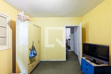 Casa à venda com 265m², 4 quartos e 4 vagas Casa à venda com 265m², 4 quartos e 4 vagasQuarto da edícula