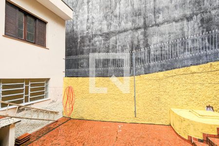Casa à venda com 265m², 4 quartos e 4 vagas Casa à venda com 265m², 4 quartos e 4 vagasVista do quarto da edícula