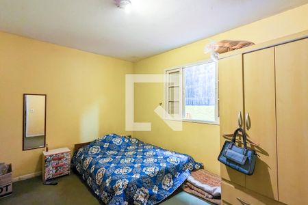 Casa à venda com 265m², 4 quartos e 4 vagas Casa à venda com 265m², 4 quartos e 4 vagasQuarto da edícula