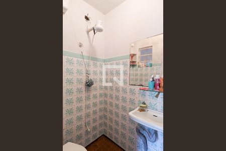 Casa à venda com 265m², 4 quartos e 4 vagas Casa à venda com 265m², 4 quartos e 4 vagasBanheiro da edícula