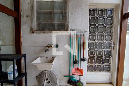 Casa à venda com 550m², 5 quartos e 3 vagas Casa à venda com 550m², 5 quartos e 3 vagasarea 1 casa 2