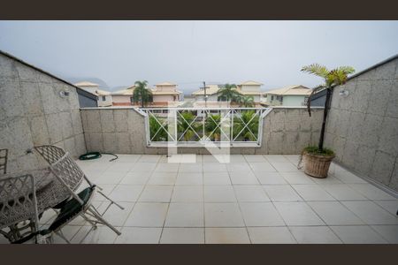 Casa de condomínio à venda com 205m², 5 quartos e 3 vagas Casa de condomínio à venda com 205m², 5 quartos e 3 vagasVaranda 2º Andar