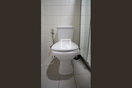 Casa de condomínio à venda com 205m², 5 quartos e 3 vagas Casa de condomínio à venda com 205m², 5 quartos e 3 vagasBanheiro Social 2