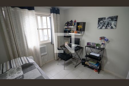 Casa de condomínio à venda com 205m², 5 quartos e 3 vagas Casa de condomínio à venda com 205m², 5 quartos e 3 vagasQuarto 1