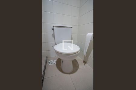 Casa de condomínio à venda com 205m², 5 quartos e 3 vagas Casa de condomínio à venda com 205m², 5 quartos e 3 vagasBanheiro Social 3