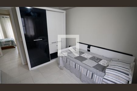Casa de condomínio à venda com 205m², 5 quartos e 3 vagas Casa de condomínio à venda com 205m², 5 quartos e 3 vagasQuarto 1