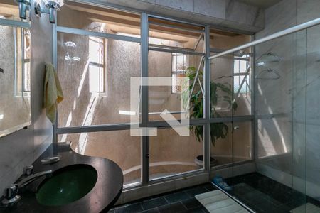 Casa à venda com 400m², 4 quartos e 3 vagas Casa à venda com 400m², 4 quartos e 3 vagasBanheiro de Serviço