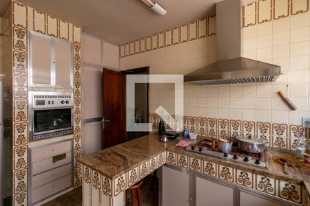 Casa à venda com 400m², 4 quartos e 3 vagas Casa à venda com 400m², 4 quartos e 3 vagasCozinha