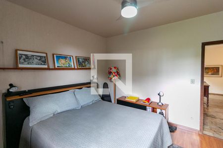 Casa à venda com 400m², 4 quartos e 3 vagas Casa à venda com 400m², 4 quartos e 3 vagasQuarto 1