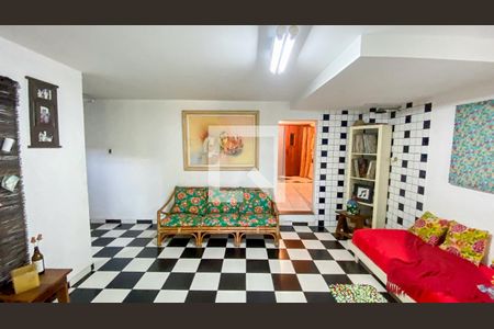 Casa à venda com 400m², 3 quartos e 6 vagasQuarto do Jardim