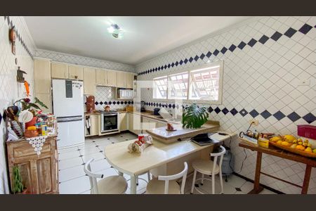 Casa à venda com 400m², 3 quartos e 6 vagasCozinha