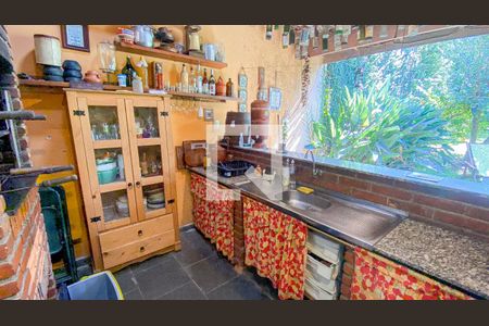 Casa à venda com 400m², 3 quartos e 6 vagasJardim - Quintal - Churrasqueira