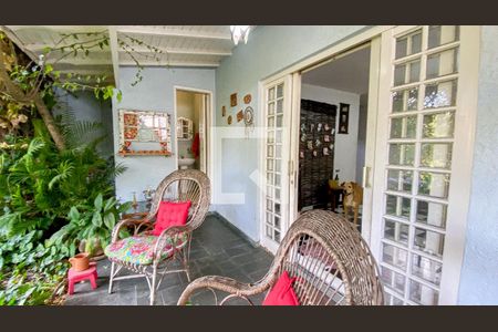 Casa à venda com 400m², 3 quartos e 6 vagasVaranda Jardim