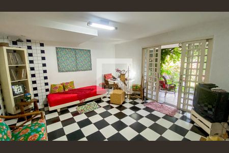 Casa à venda com 400m², 3 quartos e 6 vagasQuarto do Jardim