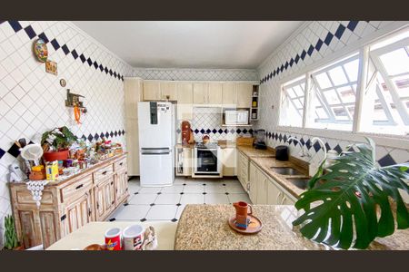 Casa à venda com 400m², 3 quartos e 6 vagasCozinha